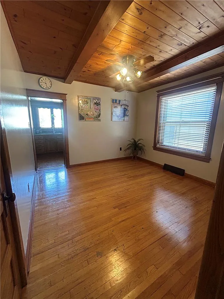 3 bed, 1.5 bath, 1630 sqft, $2,200 — Photo 4