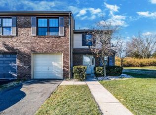 85 Stanwick Ct, Somerset, NJ 08873
