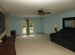 52 Waterford Dr, Sandown, NH 03873