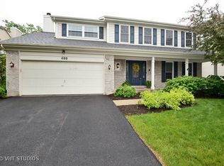 688 Warwick Dr, Carol Stream, IL 60188