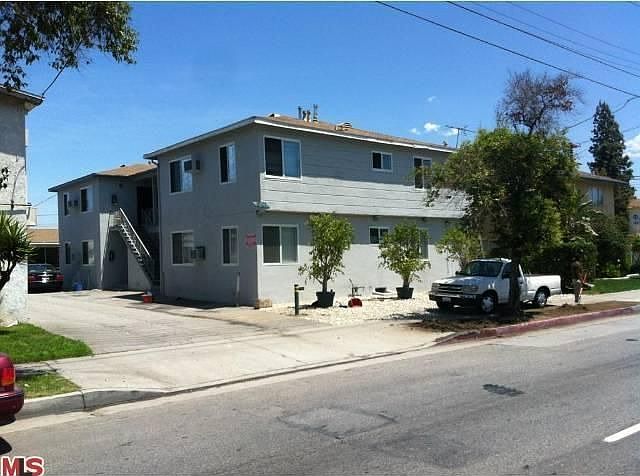 1st image of 12707 Vanowen St