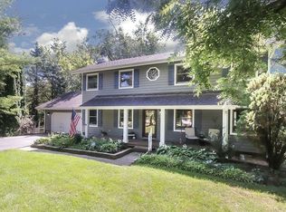 5N581 Hidden Springs Dr, St Charles, IL 60175