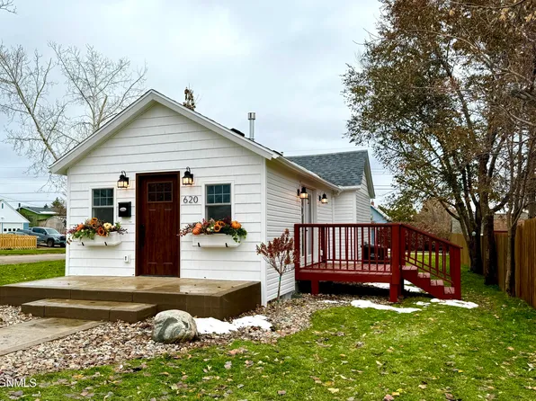 620 7th Ave W, Williston, ND 58801