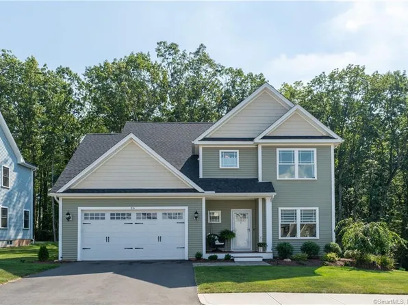 36 Bleeker Circle #36, North Haven, CT 06473