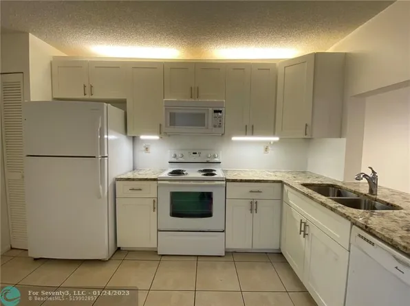 9000 NW 28th Dr APT 1206, Coral Springs, FL 33065