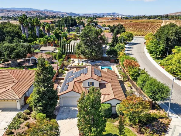 17395 Pineau Ct, Morgan Hill, CA 95037