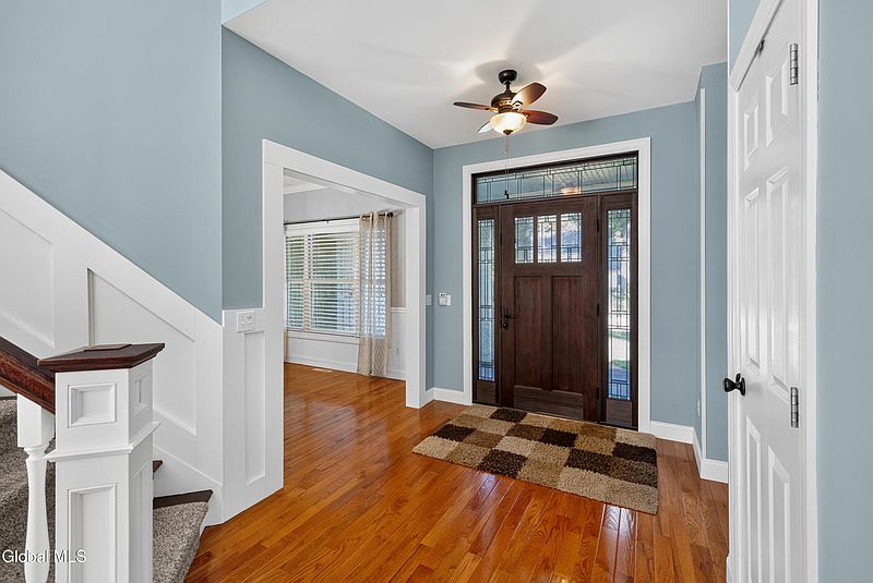 5th image of 9 Sweetbriar Drive