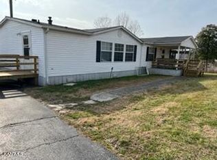 673 W 3rd Ave, Oneida, TN 37841