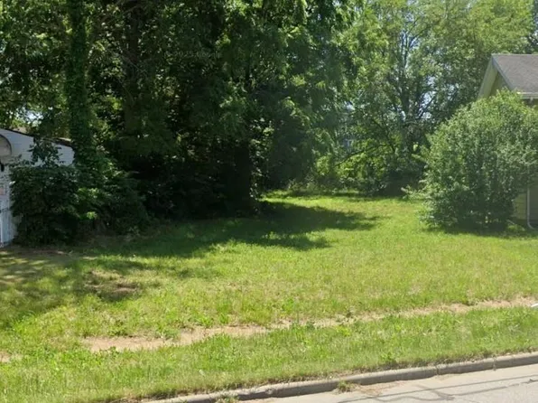 1728 Prairie Ave, South Bend, IN 46613