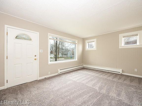 2nd image of 1353 Pagel Ave
