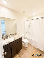 3 bed, 2.5 bath, 2264 sqft, $3,295 — Photo 3