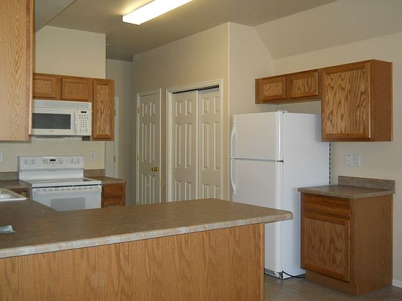Large Pantry, All Appliances