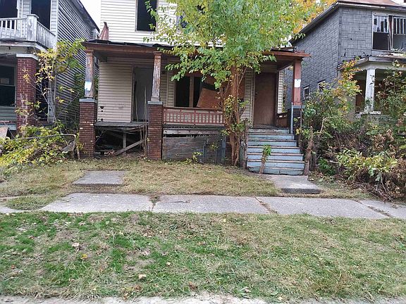 4784 St Clair