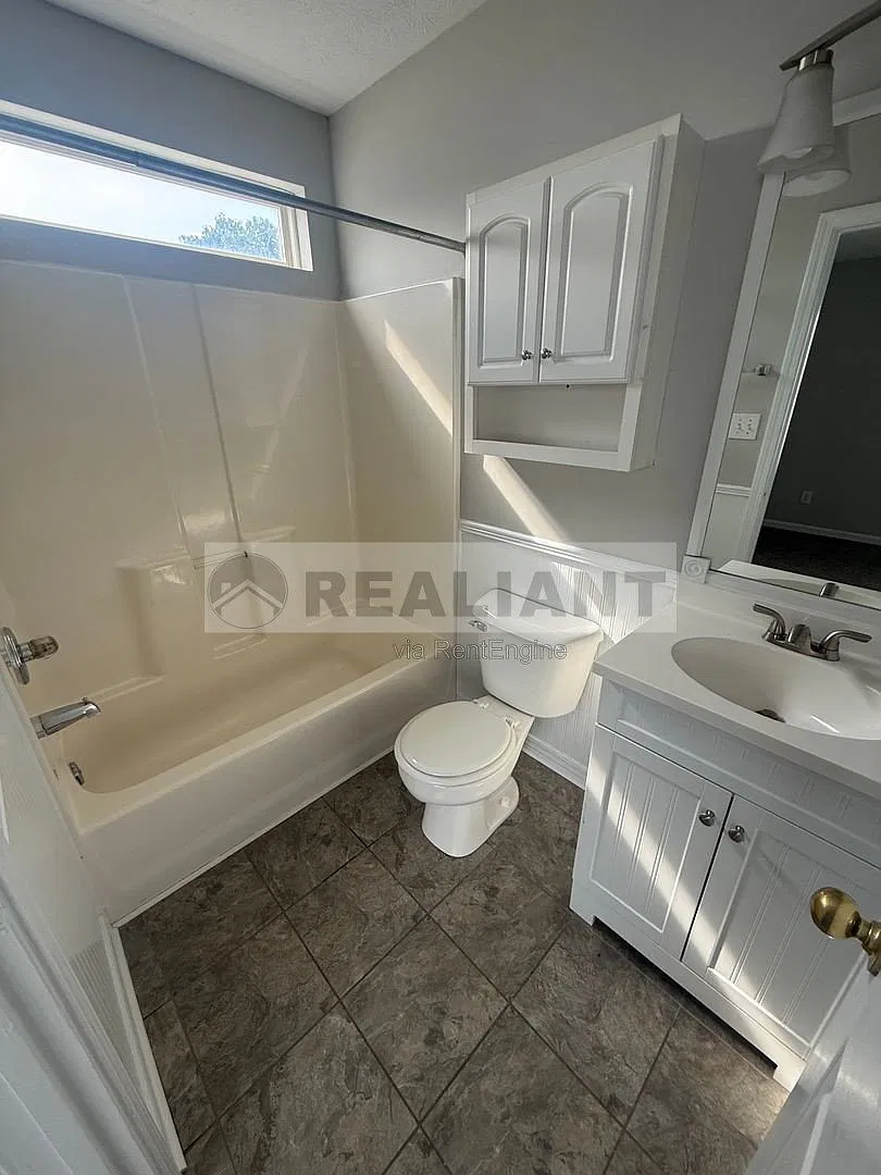 2 bed, 2.5 bath, 1150 sqft, $1,350 — Photo 4