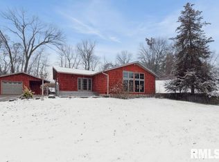 4116 Bellevue Rd, Clinton, IA 52732