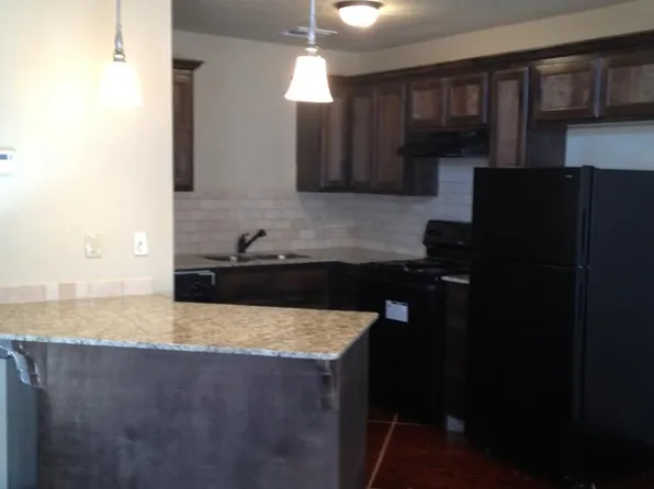 115 E St, Elgin, OK 73538