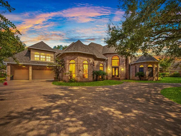 5107 Waterbeck St, Weston Lakes, TX 77441