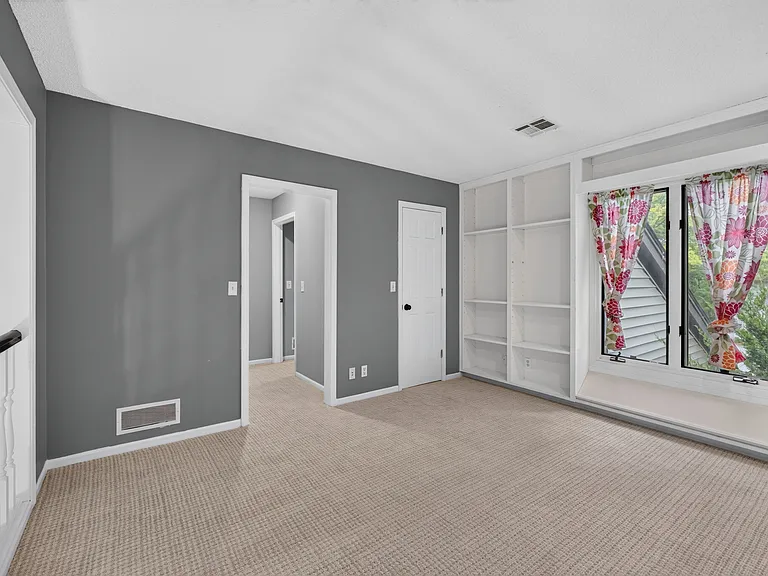 12044 Hemlock St — Photo 27