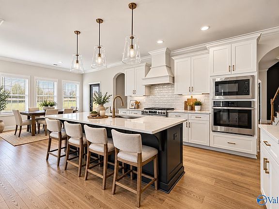 5th image of 256 Spyglass Ln