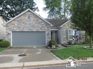 7022 Grey Estates Dr, Lambertville, MI 48144