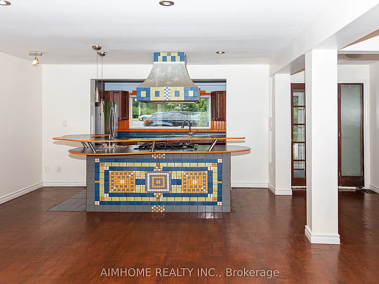 9890 Bayview Ave — Photo 9
