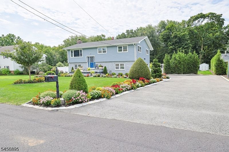 1st image of 17 Corwin St