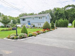 17 Corwin St, Kenvil, NJ 07847