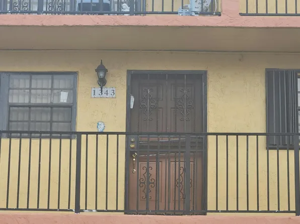 1343 W 51st Pl #B-4, Hialeah, FL 33012