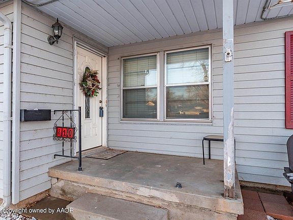 4th image of 810 S La Salle St