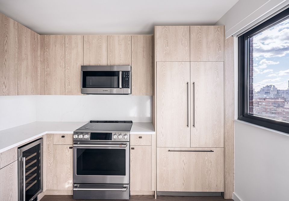 1st image of 220 E 72nd St APT 15A