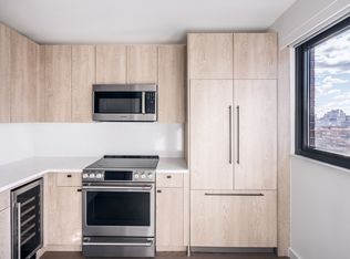 220 E 72nd St #15A0, New York, NY 10021