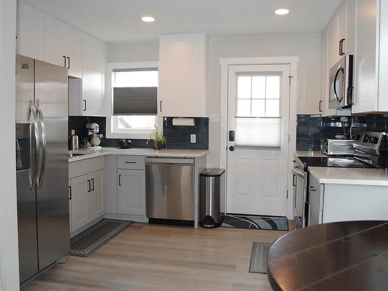 2610 S Hooker St — Photo 7