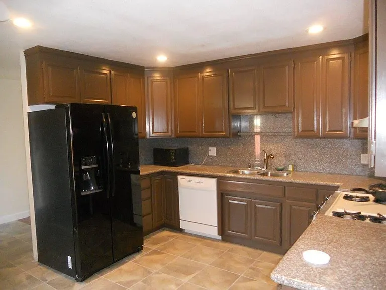 13985 Tahiti Rd — Photo 4