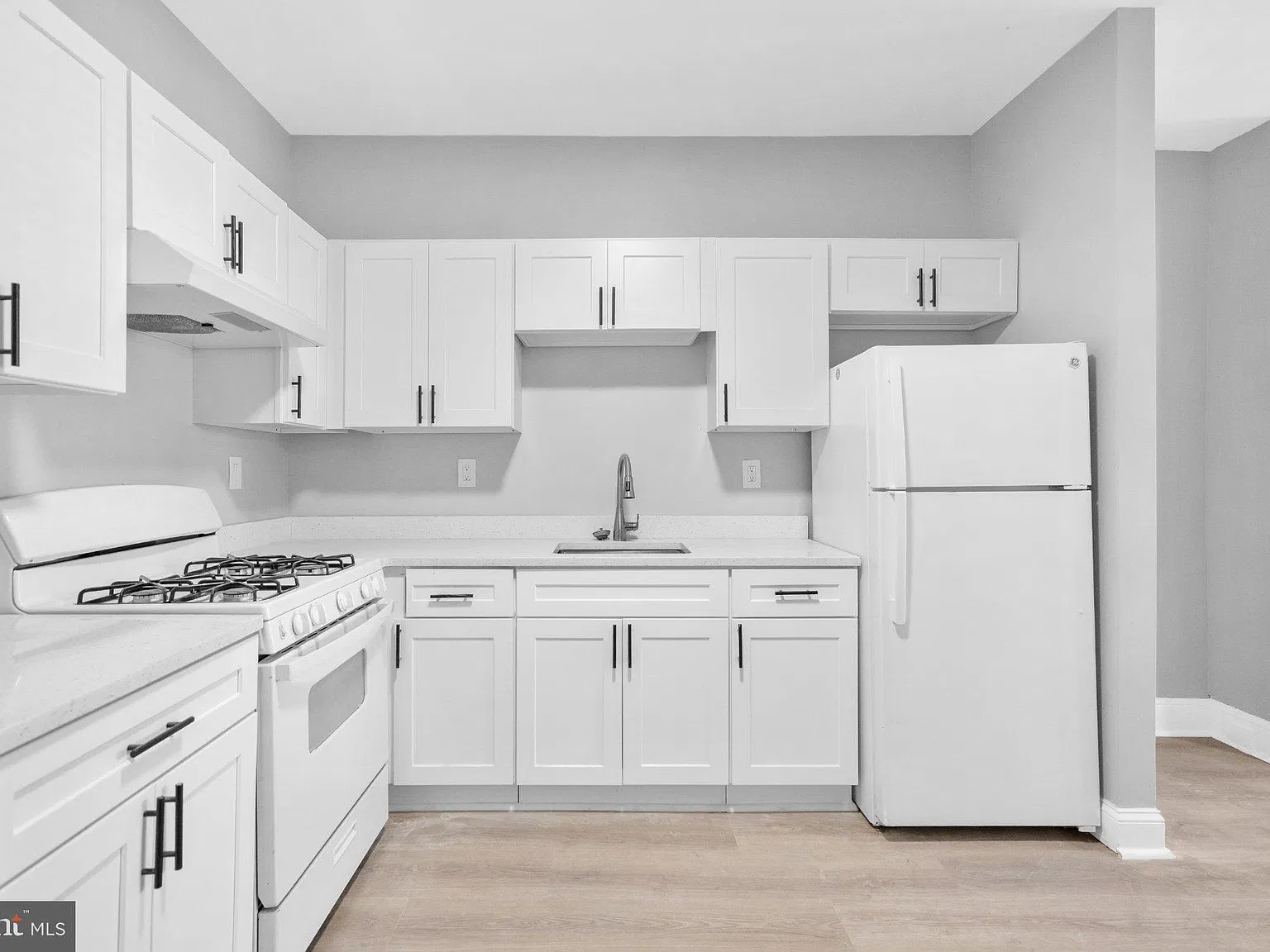 2 bed, 1.0 bath, 840 sqft, $1,225 — Photo 4