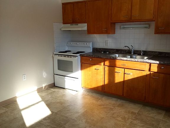 3rd image of 7466 Portage St NW