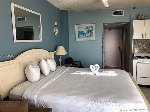 5th image of 6345 Collins Ave APT 940