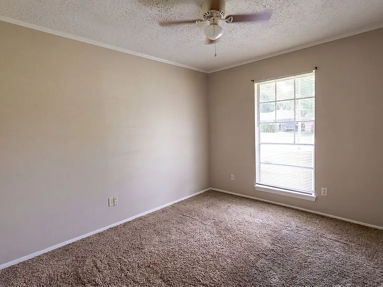 1523 Teekell St — Photo 11