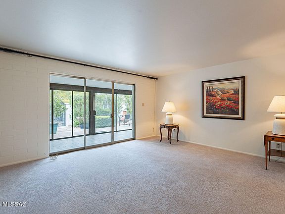 5th image of 422 W Paseo Solana