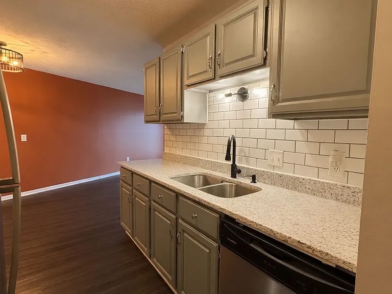 8935 Old Cedar Ave S #202 — Photo 4