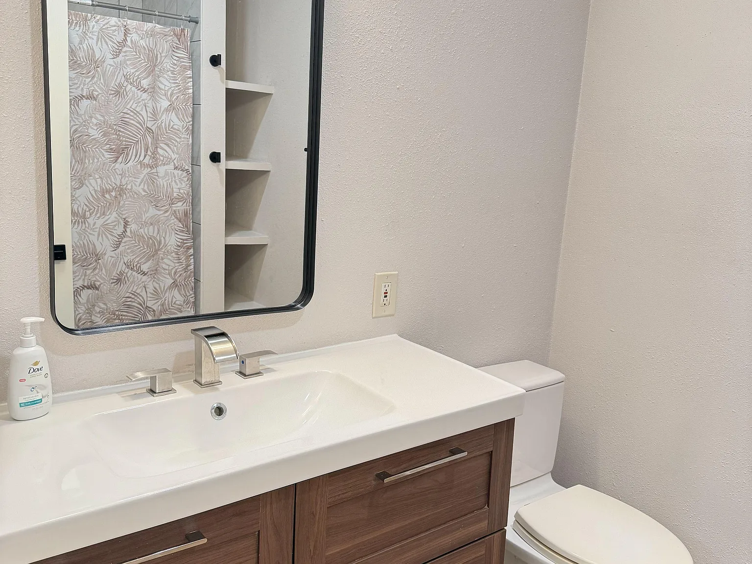 4 bed, 3.5 bath, 2500 sqft, $1,252 — Photo 2