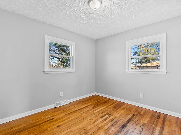 519 W Florida St — Photo 10
