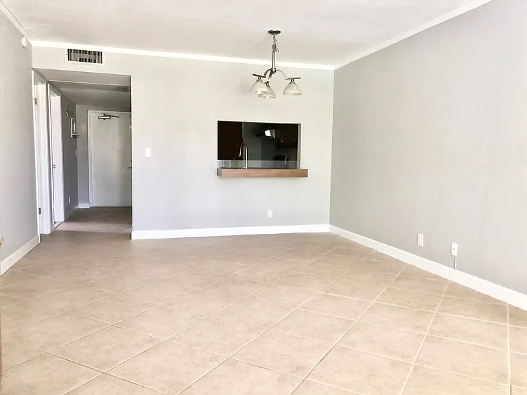 9230 Lagoon Pl #302 — Photo 6