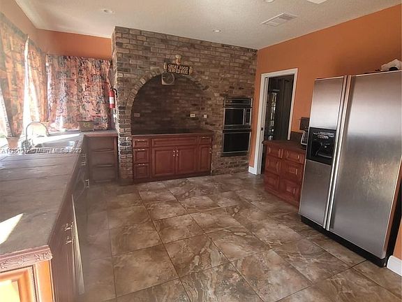 3rd image of 633 NE 204th Ln #633