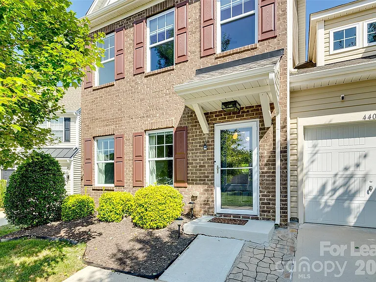 440 Battery Cir — Photo 2