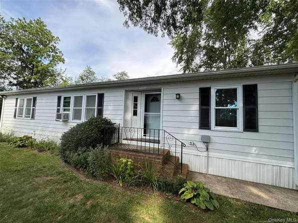 103 West Lane #12B Witt Lane, Aquebogue, NY 11901