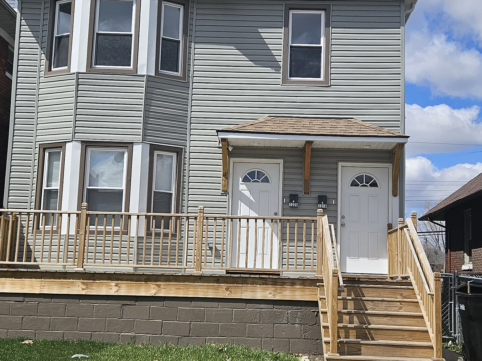 2 bed, 1000 sqft, $1,200 — Photo 1