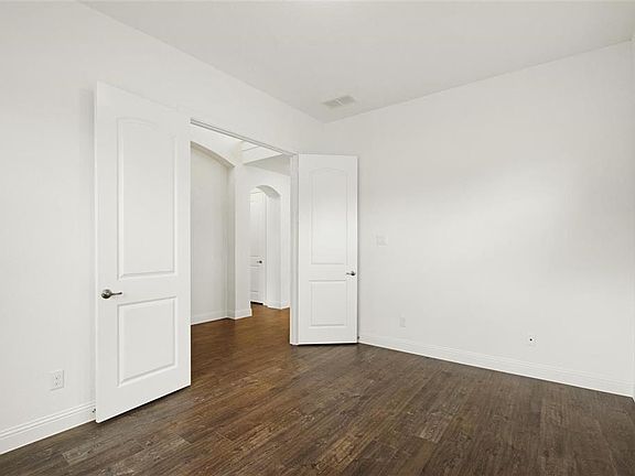 5th image of 9120 Pecan Woods Trl