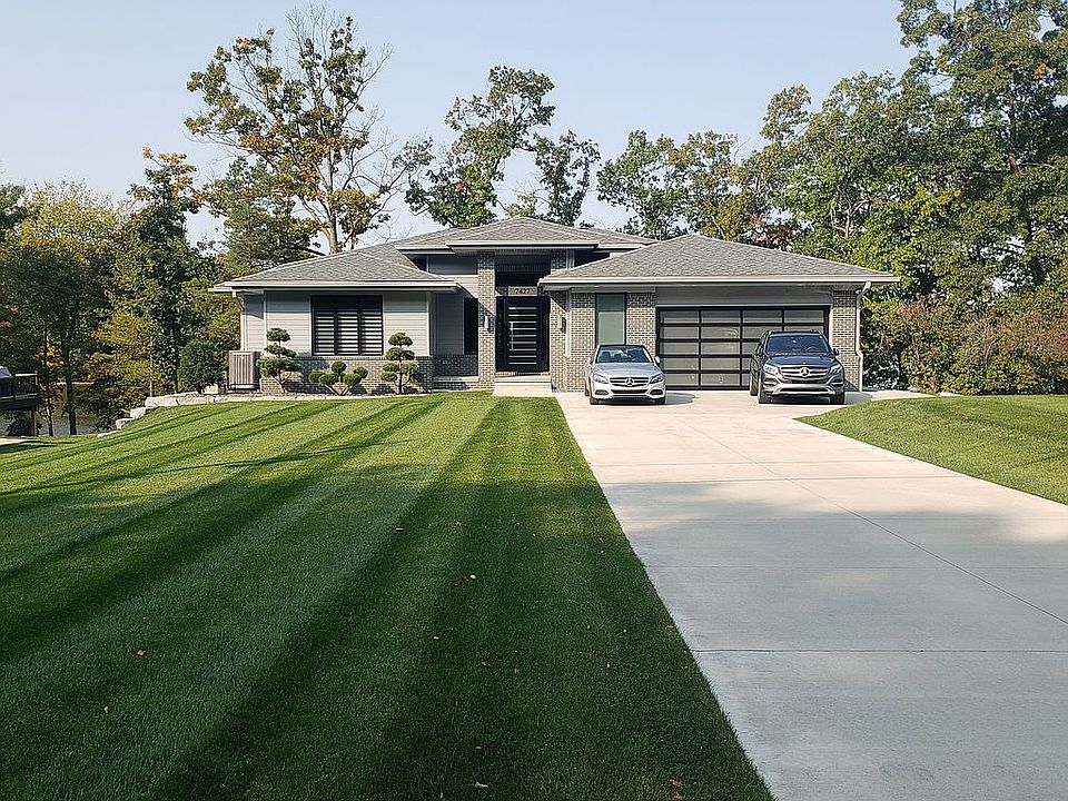 1st image of 7427 Parkwood Dr
