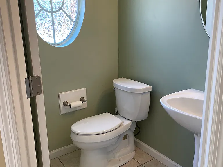 1/2 bath