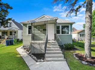2704 W 99th St, Evergreen Park, IL